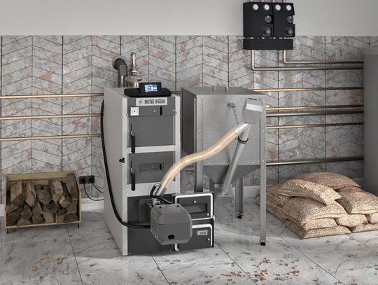 Kotły dwupaliwowe na drewno i pellet - niezależność w dobie braku paliw
