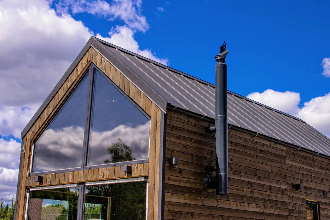 Montaż komina w domu drewnianym i szkieletowym Montaż komina w domu drewnianym i szkieletowym